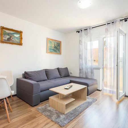 Sunny Apartment Ili Near Amfiteatar Pula Luaran gambar