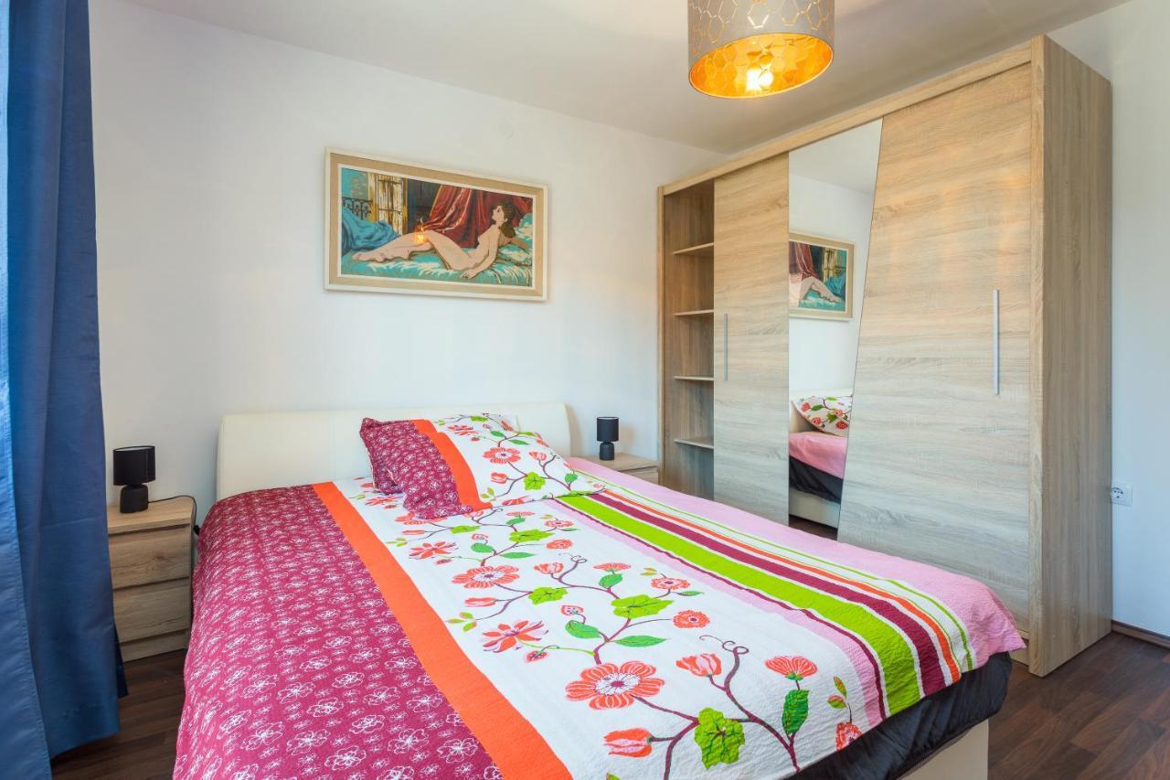 Sunny Apartment Ili Near Amfiteatar Pula Luaran gambar