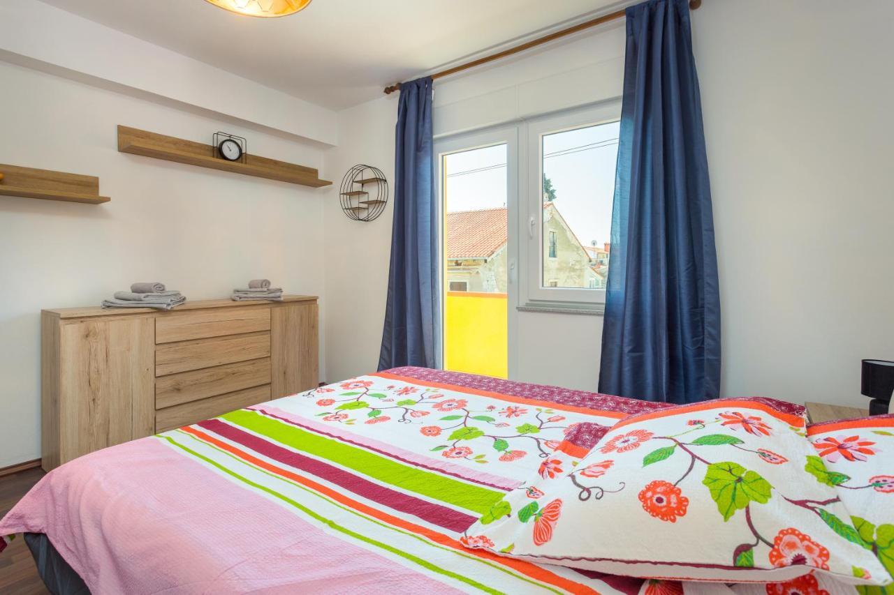 Sunny Apartment Ili Near Amfiteatar Pula Luaran gambar